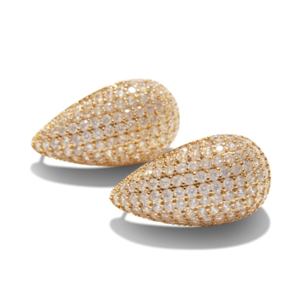 NWT Jewels By Sunaina Narnia Studs in Gold